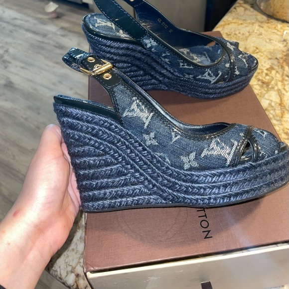 Louis Vuitton Vintage Denim heels in Perfect conditions ! - Picture 6 of 7